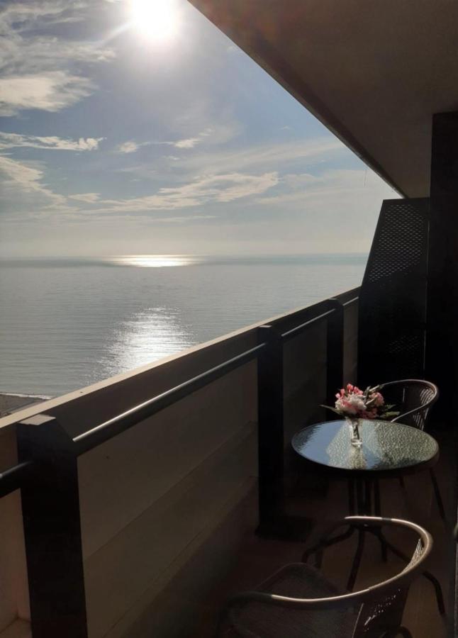 Orbi City - Seaside Apartmentsバトゥーミ エクステリア 写真